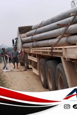 Kabar Gembira, Tiang Listrik Tiba di Dusun Segok Sebaboi, Warga Sambut dengan Antusias